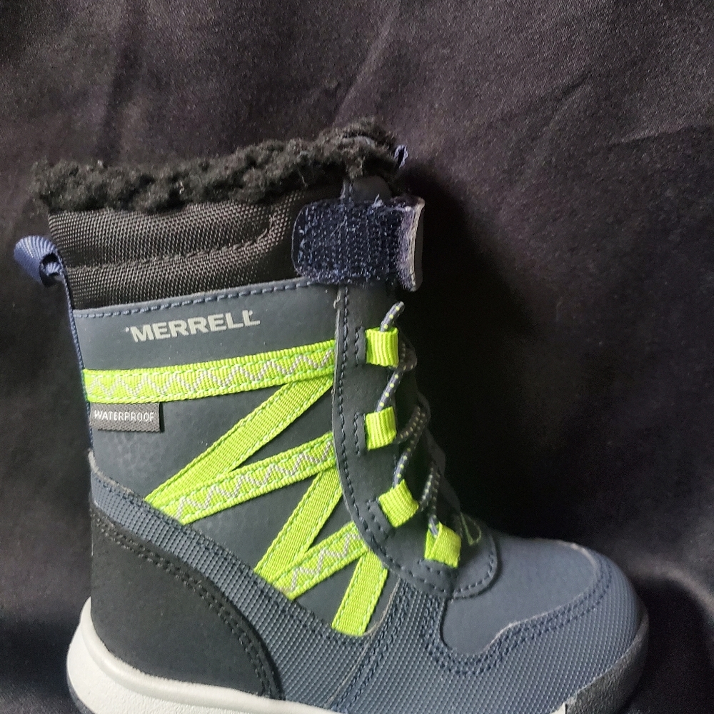 Little Kid's Merrell Snow Boots Size 6